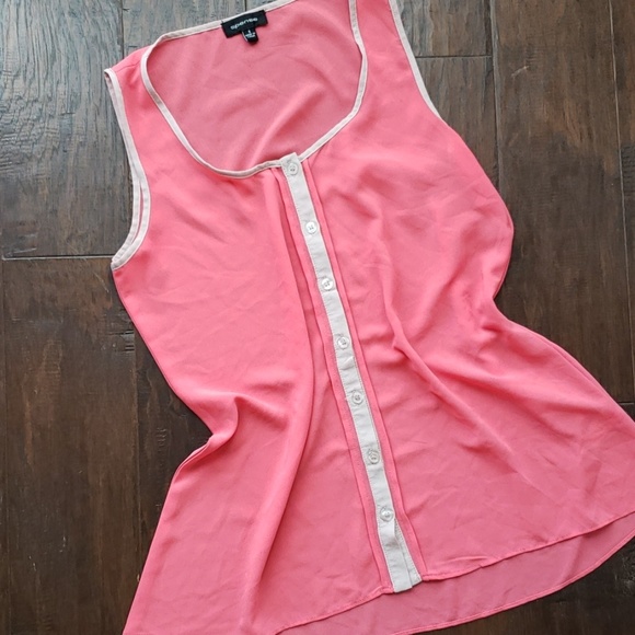 🤩3/$20🤩 Spense semi sheet top - Picture 1 of 3